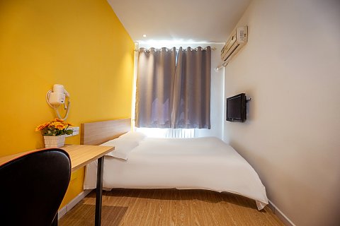 布丁严选酒店(西安回民街钟楼地铁站店)