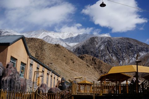 大柴旦雪山温泉度假酒店