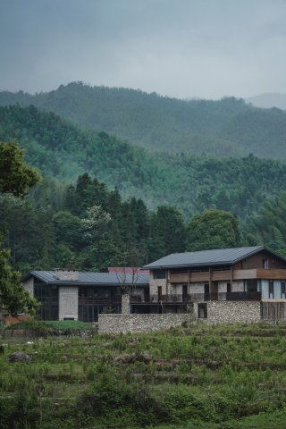 村头芳 · 若谷山房