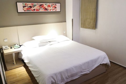 豪泰168酒店（无锡梁溪万达广场靖海地铁站店）