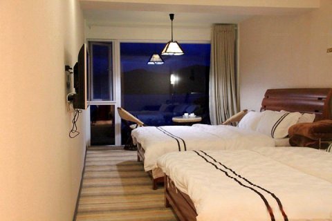 萃湖湾酒店(泸沽湖大落水码头店)