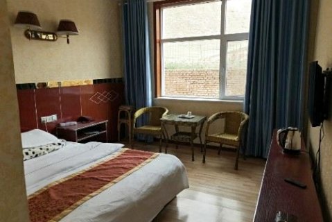 祁连卓尔山龙泉山庄