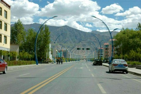 大柴旦华庭商务宾馆(翡翠步行街店)