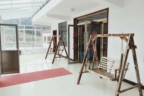 祁连卓尔山龙泉山庄