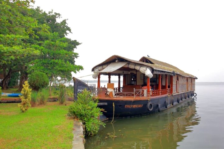 Indraprastham Sharing Houseboat