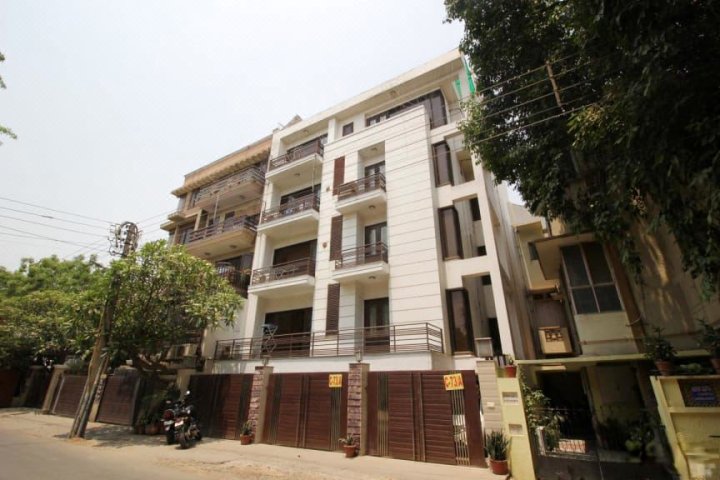 Homlee | Entire Modern Apartment in Central Delhi Near Ito