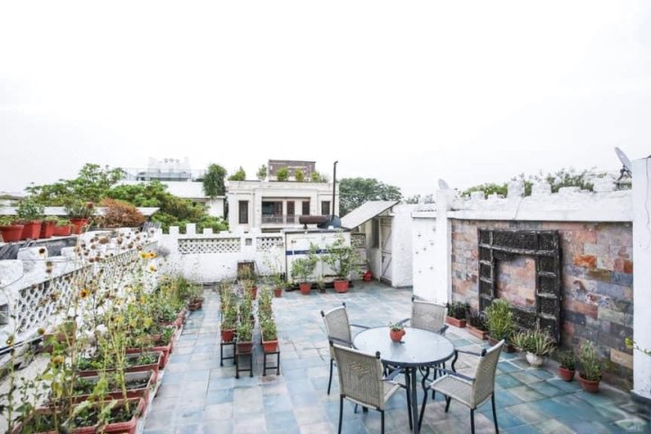 Hostie Aikya - Harmony Living in South Delhi