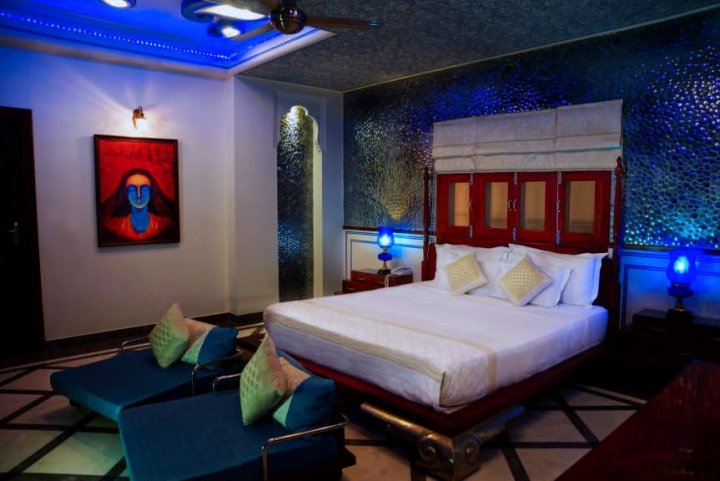 Majestic Rooms in a Boutique Guesthouse in Gopalbari