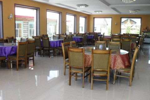 阿尔山林生度假山庄