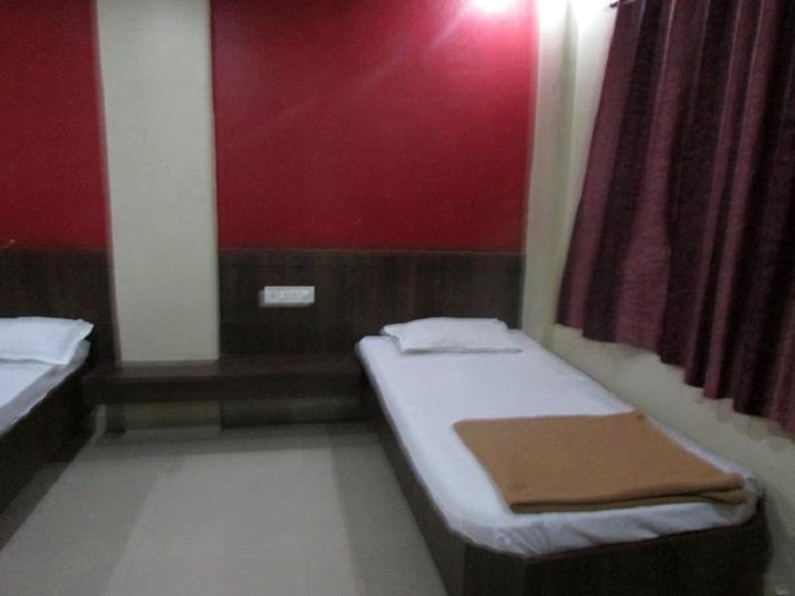 Non A/C Suite Room