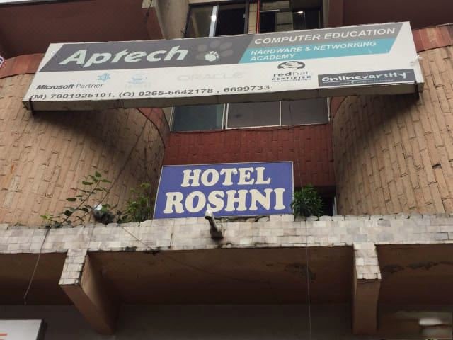 Hotel Roshni Sayajigunj