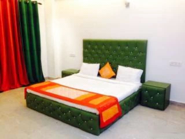 Lovely Bed and Breakfast Chattarpur C Block