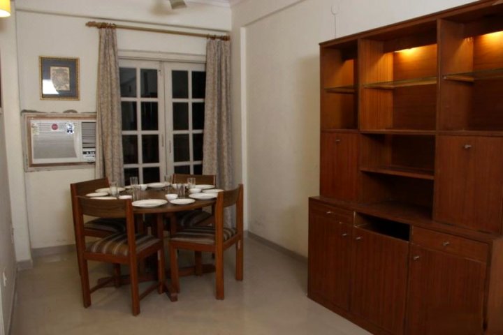 卡列安尼尔詹公寓(Kalyaan Niranjan Apartments)