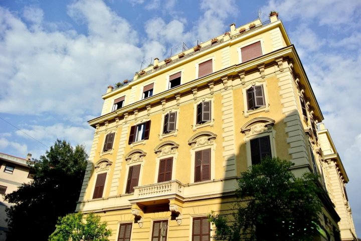朱塞佩伊凡萨纳公寓(Giuseppe Avezzana Apartment)