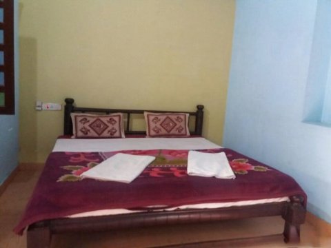 Shree Radhe Guest House