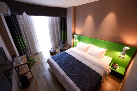 美宜家酒店(宇龙广场益民街店)