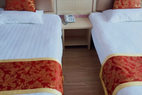 齐鲁酒店(荣成高铁站店)