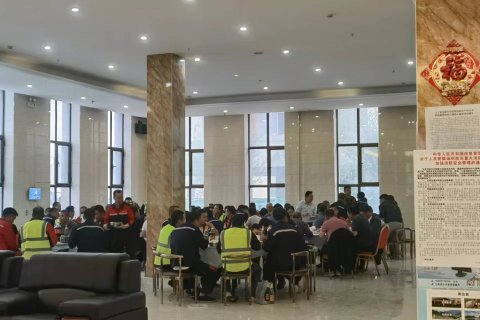 吉木萨尔五彩富地宾馆