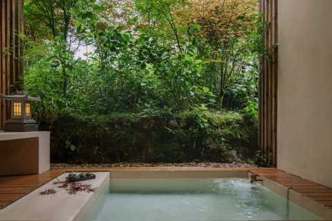 桐去隐泉山泉私汤酒店