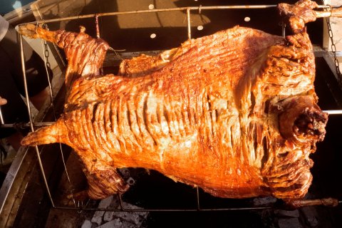 前苑后院民宿(响沙湾店)