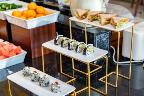 柏丽艾尚酒店(连云港盐河巷高铁站店)