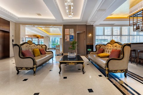 柏丽艾尚酒店(连云港盐河巷高铁站店)