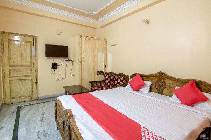 OYO 27934 Hotel Ganga Mahal