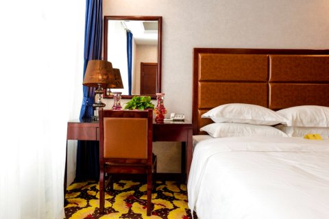 乌拉特前旗乌拉特大酒店