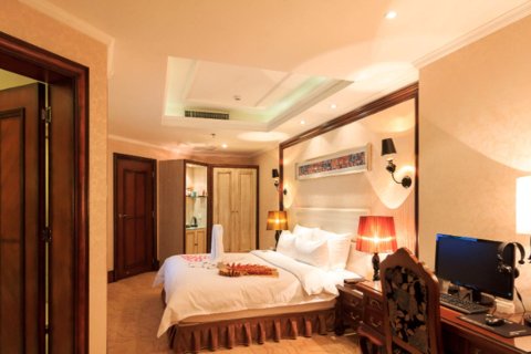 辉县华隆丽都精品酒店(市政府店)