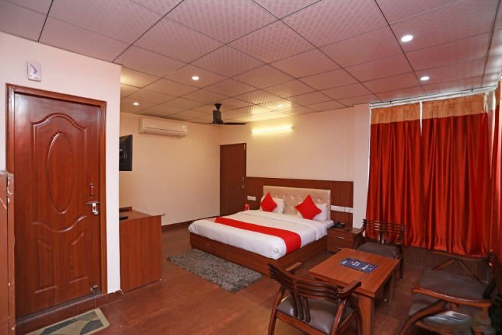 OYO 33014 Bhagwati Palace Guest House