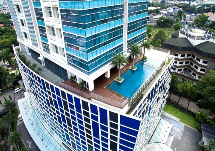 位于雅加达的奥克伍德套房La Maison的三卧室公寓(Three-Bedrooms Apartment, Oakwood Suites la Maison Jakarta)