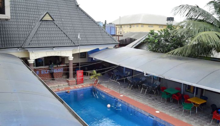 精英泳池酒吧及旅馆(Elites Poolbar & Lodge)
