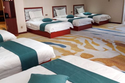 加查拉姆拉措大酒店