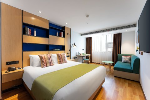 康铂酒店(武汉黄鹤楼武昌火车站店)