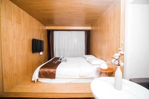 微丽王室酒店(广州北京路步行街天字码头店)