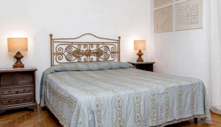 Nice Two-Room Apartment in the Campo Dei Fiori Area