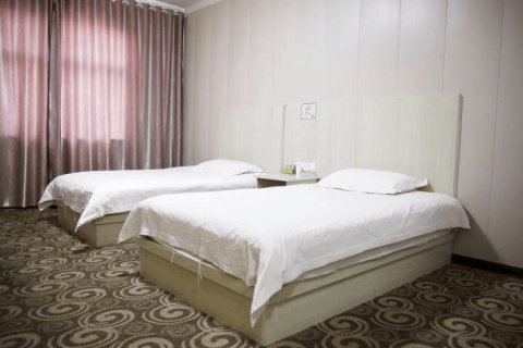 天天假日宾馆(民权站店)