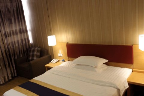 0点快捷酒店(营山磨子街白塔公园店)