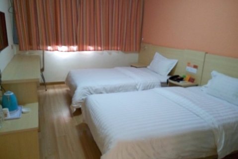 华诚酒店(临沂临沭县店)