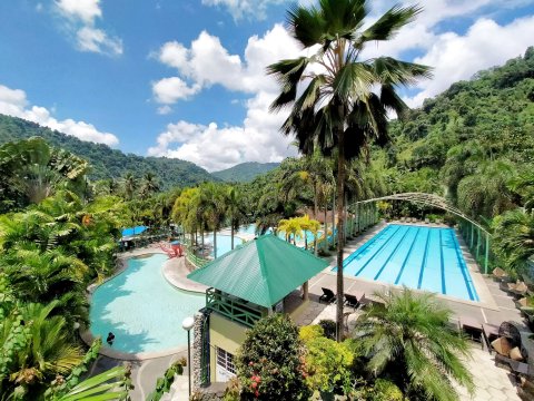 棕榈林温泉和山居度假村(Palm Grove Hot Springs and Mountain Resort)