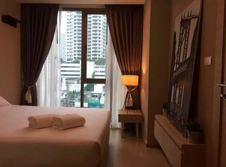 曼谷西隆路豪华一卧室套房(Silom Deluxe 1Br Apartment)
