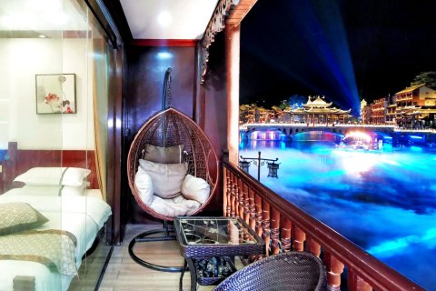 凤凰紫轩阁客栈