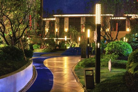 无境观云·海湾度假区泳池松坞里滨海营地民宿