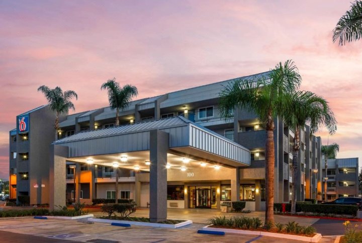 Red Roof Inn Anaheim