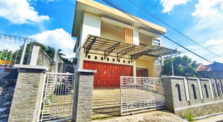 Homestay Parikesit Rent Full House