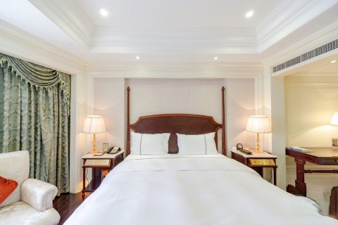 熹龙国际大酒店(茂名人民广场高铁站店)