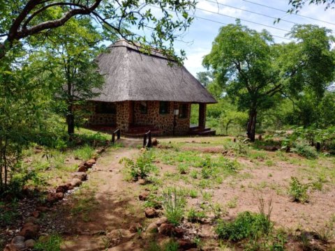 Bungalow 1 on This World Renowned Eco Site 40 Minutes from Vic Falls Fully Catered Stay - 1978