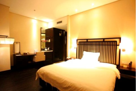 灯塔恒隆假日酒店