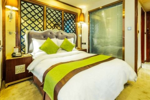 夏日康桥酒店(贵阳白云欢乐世界店)