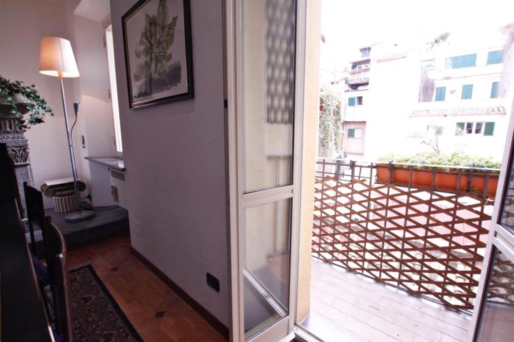 Greci in Rome with 3 bedrooms and 3 bathrooms